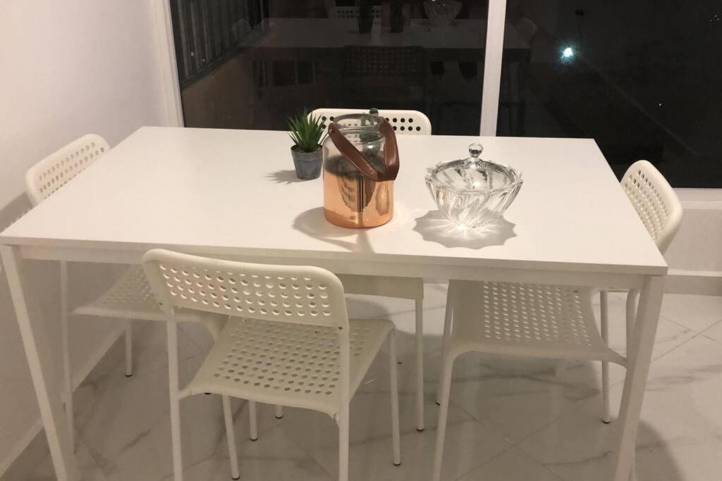 Appartement Center De Gueliz Avec Piscine Marrakesh Exteriör bild